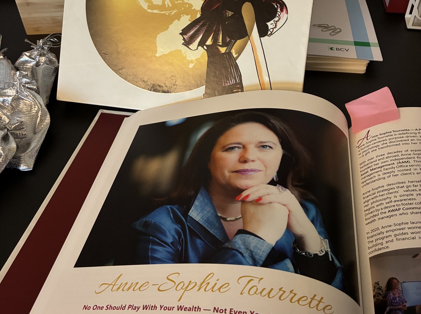 Double page consacrée à Anne-Sophie Tourrette dans Influential Women of the World